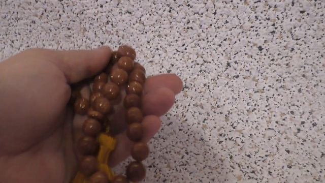 Четки Авантюрин Золотой песок 33 бусины d-12мм смотреть онлайн