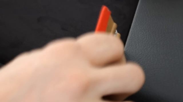 Самоклеющаяся алькантара. Обтяжка дверных карт салона своими руками. смотреть онлайн