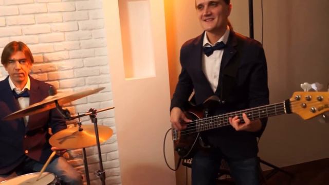 Fly me to the moon - "Рояль в Кустах"и LeeAna смотреть онлайн