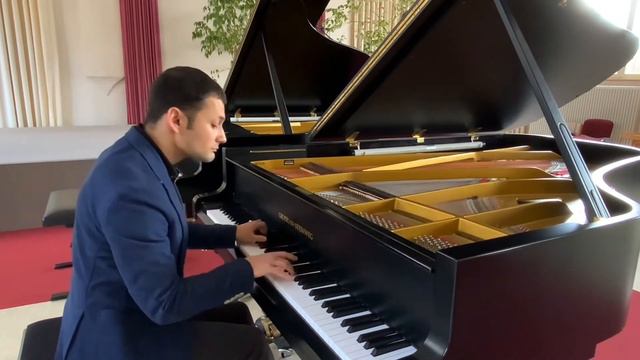 Rustam Abdullaev (Piano, Berlin) / Minuetto & Trio Moderato e grazioso, Op.31_Nr.3 - L. v. Beethove смотреть онлайн