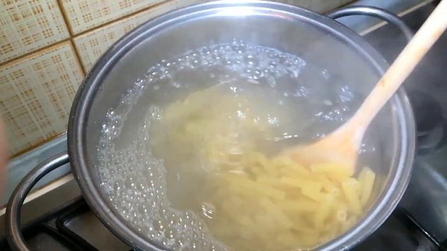 Самая Вкусная Паста с рикоттой , копченым лососем и кабачками | Pasta Salmone, Ricotta E Zucchine