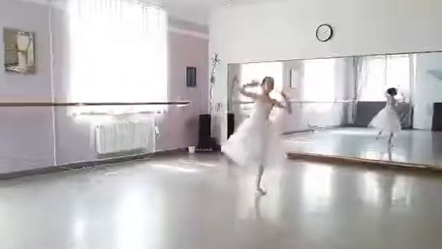 Па-де-труа из балета Лебединое озеро. Исполняет Валерия Негодяева смотреть онлайн