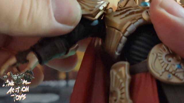 Warhammer 40k Custodes Blade Champion 1:18 scale action figure by JoyToy. смотреть онлайн