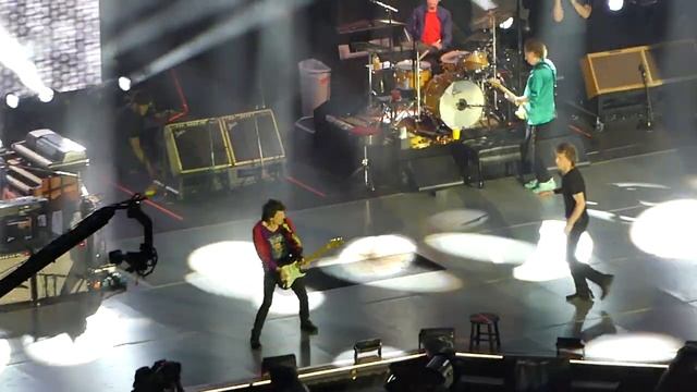 The Rolling Stones Performing Start Me Up at Met Life Stadium смотреть онлайн
