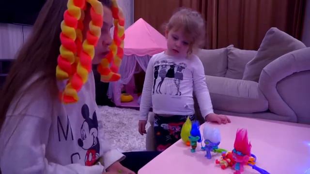 СПАСАЕМ ТРОЛЛЕЙ ИЗ МУЛЬТИКА ТРОЛЛИ | Ladydiana