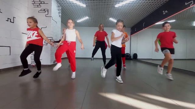 ГРУППА SHUFFLE PRO / БЕРДИЧЕВ/ URBAN PLAY DANCE SCHOOL смотреть онлайн