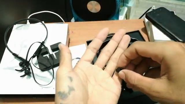 REVIEW Tai Nghe Bluetooth HoCo ES11 [ ty van ] смотреть онлайн