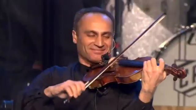 Виртуозное исполнение на скрипке! смотреть онлайн
