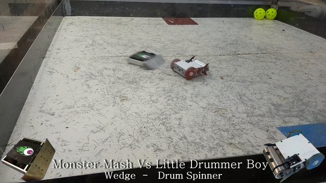 Monster Mash Vs Little Drummer Boy - 3lb Beetleweight Combat Robot Fight смотреть онлайн