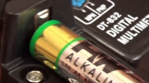 Как зарядить обычные батарейки / Зарядка для аккумуляторов своими руками / Полезные советы
