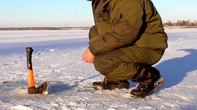 #Рыбалка на ратана на озере подлёдный лов на зимнюю удочку смотреть онлайн