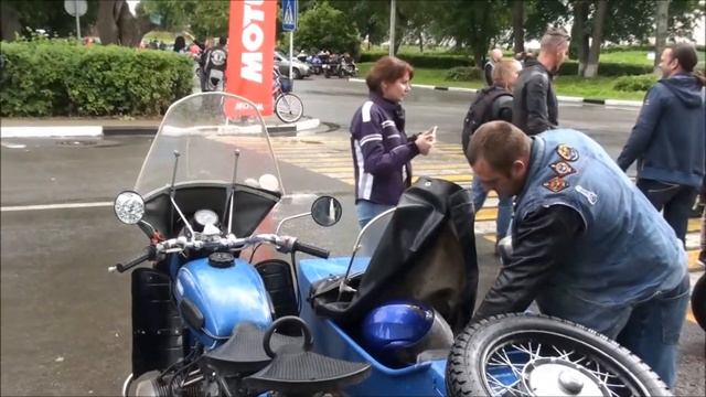 Крутое шоу ретро мотоциклов в Ростове Великом смотреть онлайн