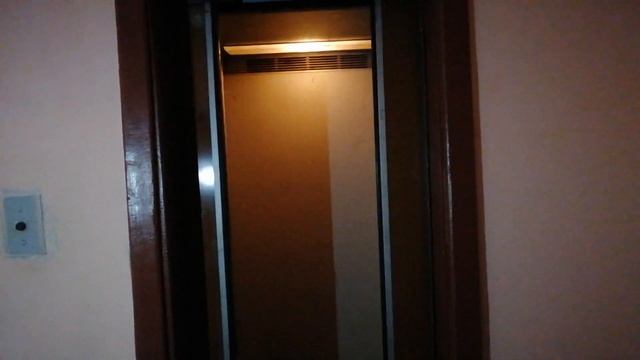 Старый оригинальный электрический лифт МЛЗ адрес Генерала Петрова 14 4 подъезд смотреть онлайн