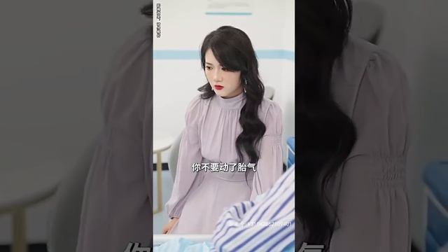 【ENG】单亲女总裁带着萌宝霸气回国，小家伙却一门心思想给自己找个爹地，那就上电视给妈咪征个婚吧，没想到真相到了一个高质量的对象！#甜宠 #腹黑 |Kino短剧社? смотреть онлайн