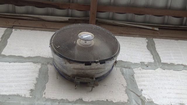 Война на пасеке и обыденная жизнь пчеловода смотреть онлайн