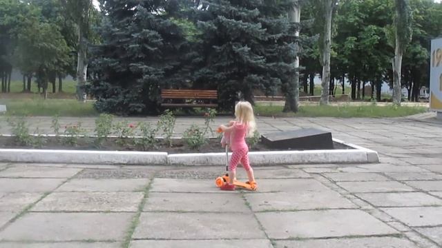 ВЛОГ Стеша кормит голубей! Играем в игру Угадай Кто Это?! смотреть онлайн