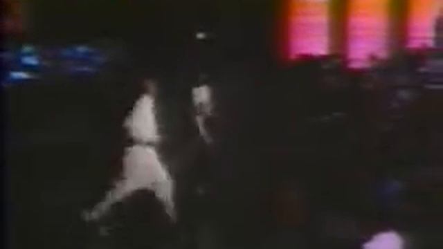 Every Little Step (Live on Arsenio Hall) смотреть онлайн