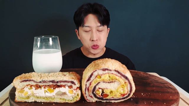 MUKBANG)투떰즈업 맘모스빵/디저트/먹방/Mammoth bread/dessert/EATING SHOW смотреть онлайн