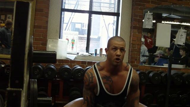 Matt Mills raw 600 deadlift opener 1st attempt.MOV смотреть онлайн