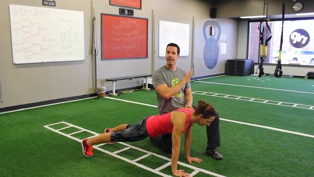 Around the World Push Up - How to Coach смотреть онлайн