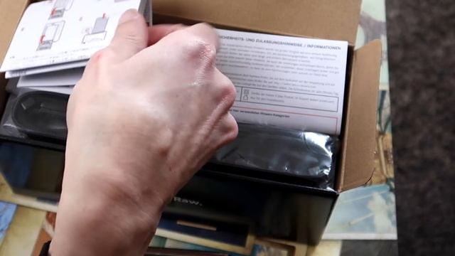 UNBOXING - LEICA Sofort Instant Camera - deutsch I Lomtro смотреть онлайн