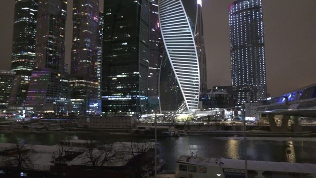 Одна ночь в Москва Сити. В ночные окна вглядываюсь я. смотреть онлайн