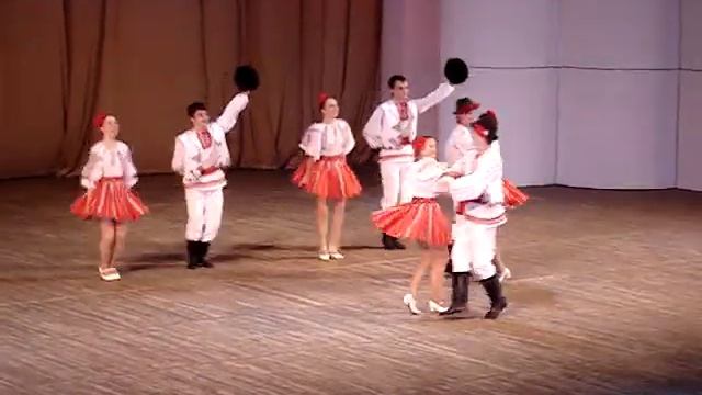 Румынский танец.MPG смотреть онлайн