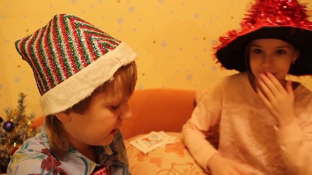 ЖРЕМ конфеты со вкусом ТУХЛЫХ НОСКОВ!! ♠ Bean Boozled♠ В НОВЫЙ ГОД!!! ►2017◄ смотреть онлайн