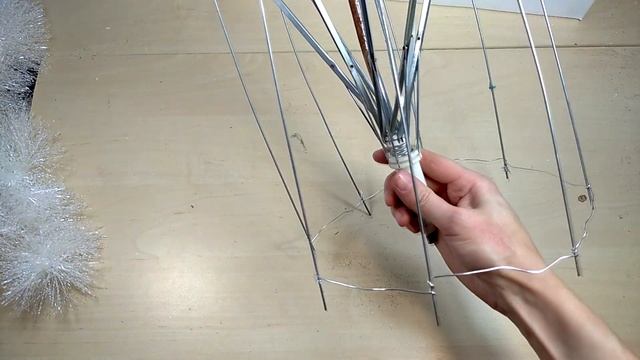 Не выбрасывайте старый зонт, из него можно сделать красивую поделку смотреть онлайн