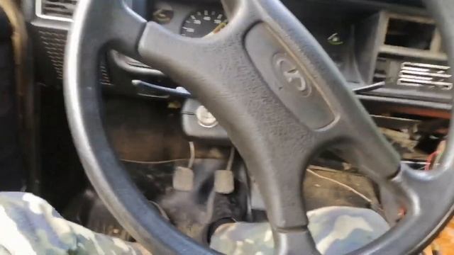 Почему не включается ни одна передача , и что делать . Кидать новую КПП ? смотреть онлайн