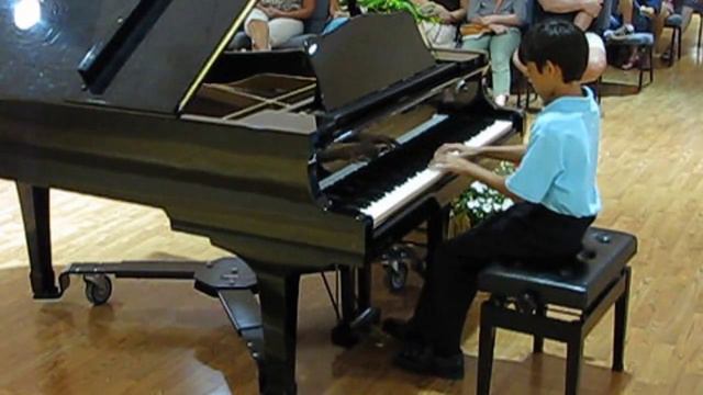 Bach - Toccata in D minor - BWV 565 - performed on piano - 2012 - Michael смотреть онлайн