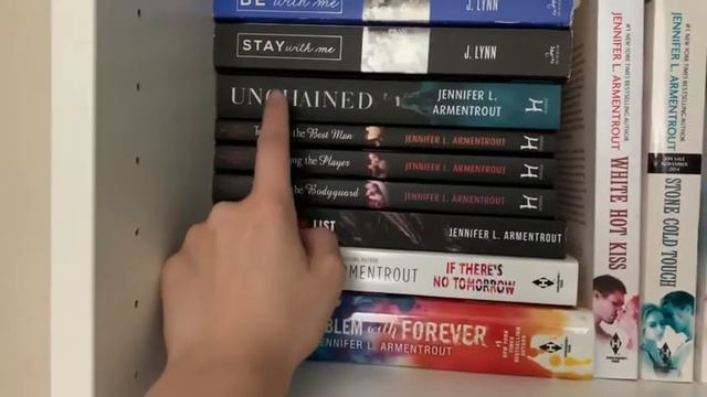 Bookshelf Tour | 2020 смотреть онлайн