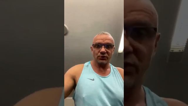 Влюбился в Подругу Девушки, Которая Любит Меня, Что делать? - Владимир Епифанцев смотреть онлайн