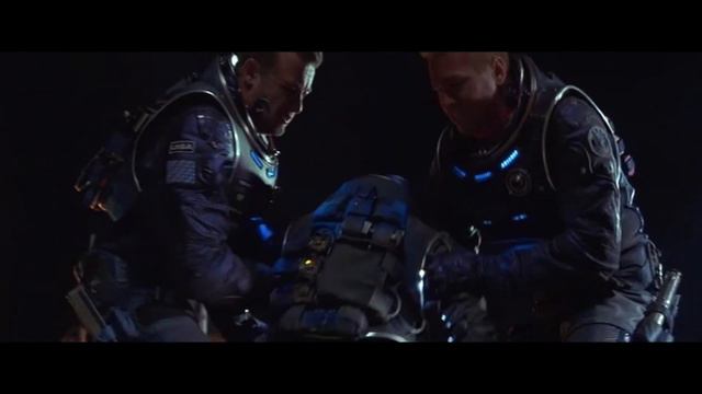 Red Planet (2000) : Simon Baker Moments - Free Fall смотреть онлайн