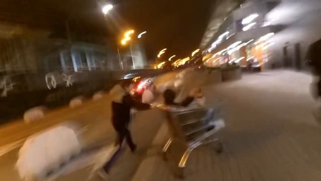НАБУХАЛСЯ ДЛЯ КОНТЕНТА | РАЗБОРКИ С ОХРАНОЙ | ГУЛЯЮ С БЛОГЕРАМИ смотреть онлайн