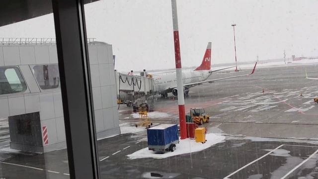 Аэропорт Самара обзор Курумоч Весна 2021год. Airbus а321 | S7 Airlines. смотреть онлайн