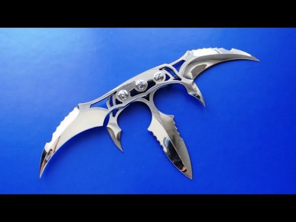 Шокирующий! Mr. Blade Cerberus Zombie Fighter