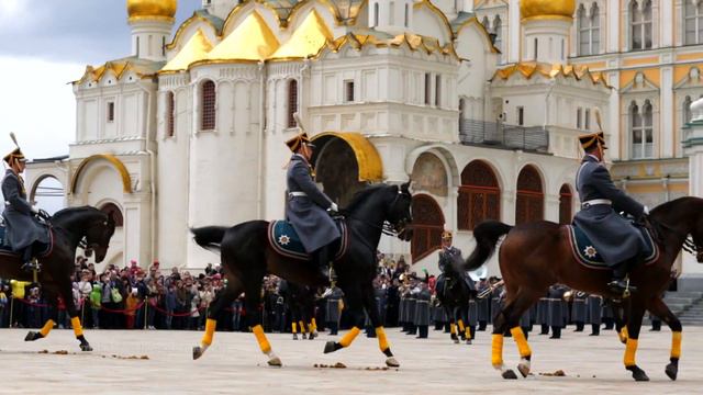 Развод пеших и конных караулов Президентского полка. смотреть онлайн