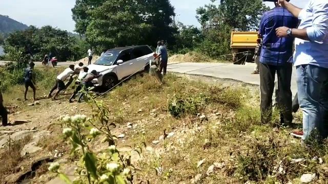 The Maruti Suzuki was accident fall in river | смотреть онлайн