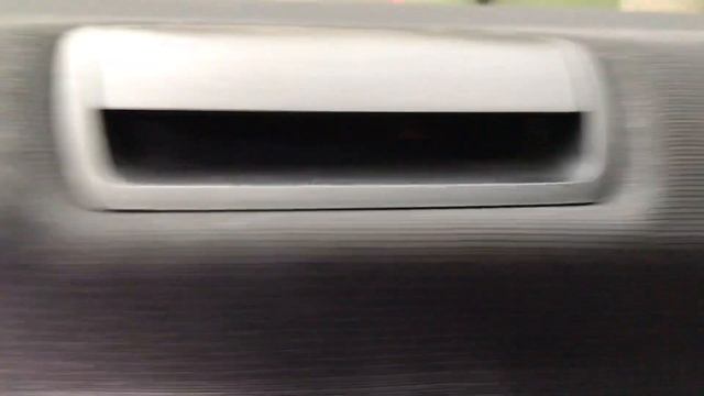 Стучит задняя полка в BMW F30 - устраняем стук! смотреть онлайн