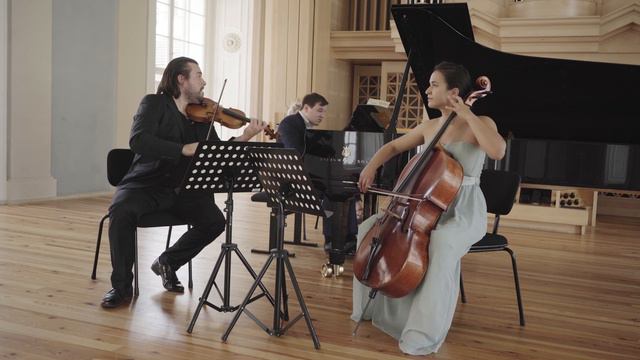 J. Haydn: Piano Trio no. 43 in C Major, Hob. XV:27, Trio Bohémo смотреть онлайн