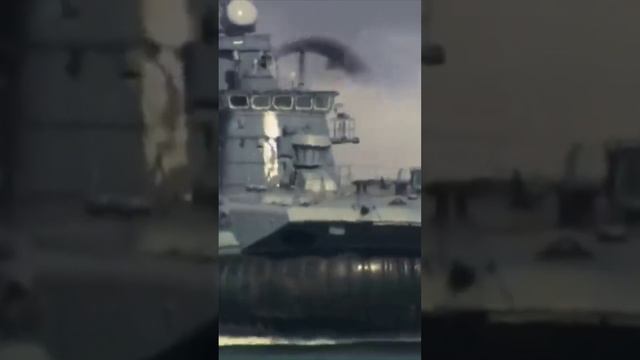 Самый большой корабль на воздушной подушке Зубр смотреть онлайн