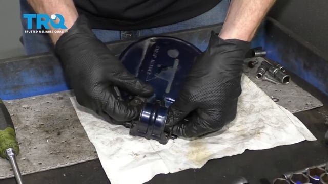 How To Replace Fuel Door Spring 1994-2004 Chevy S-10 смотреть онлайн