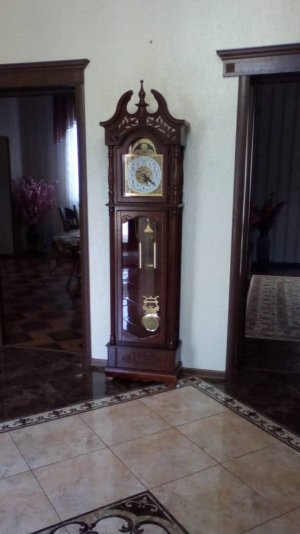 Часы напольные механические с боем.