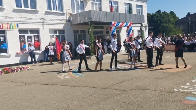 Танецвыпускников Натырбово #Флешмоб#танец 11класс#2022выпускники школы#последнийзвонок2022#Натырбов смотреть онлайн