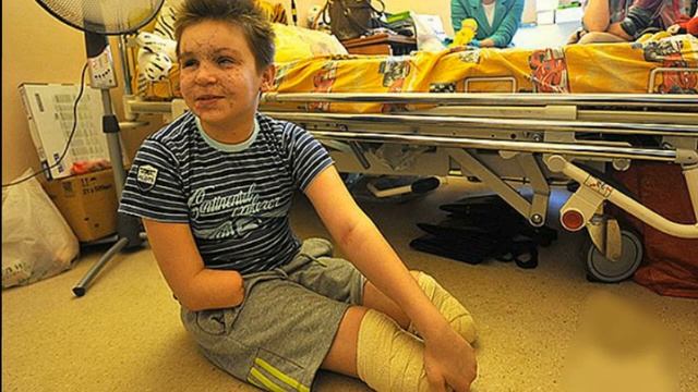 Александр Розенбаум - Я увидел во дворе стрекозу (стихи Олег Русских) смотреть онлайн