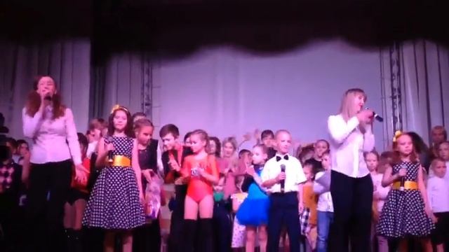 «Подари улыбку миру» Вокальная студия «Акцент» смотреть онлайн