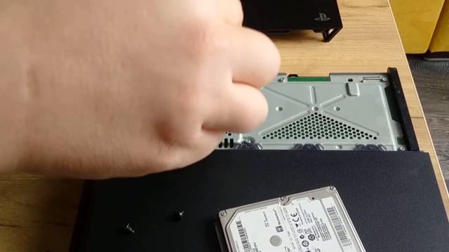 PS4 2TB Hard Drive Upgrade \Прокачиваем PlayStation 4 Установка жесткого диска Firecuda 2Tb Ps4 смотреть онлайн