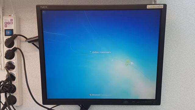 Intel Atom D525 / 2Gb / Intel GMA / HDD 250Gb / Wi-Fi смотреть онлайн