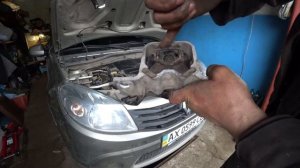 замена верхней подушки двигателя RENAULT SANDERO , LOGAN